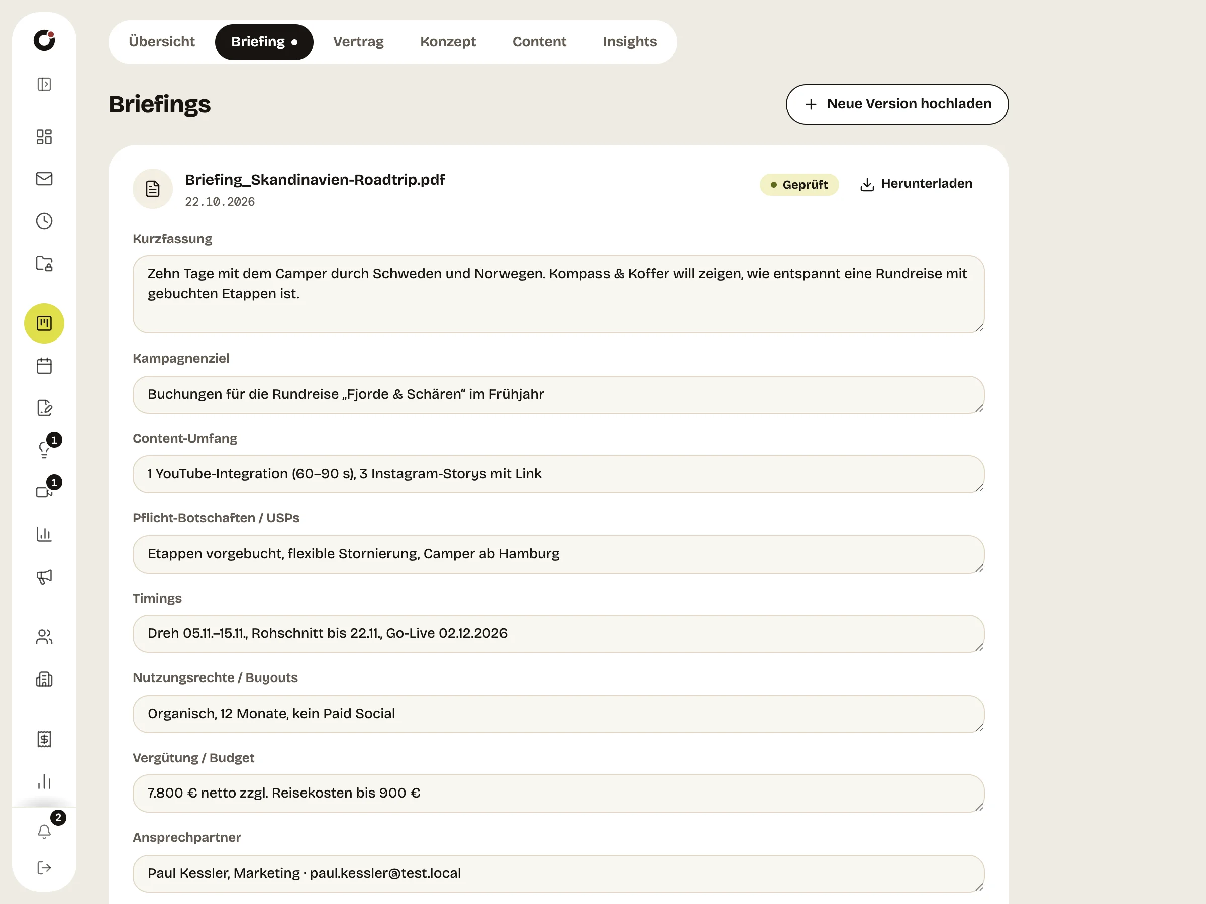 Von der KI gelesene Briefing-Karte mit Deliverables, Deadlines, Honorar und Ansprechpartner